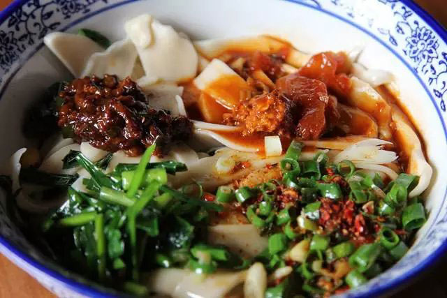 关中美食篇之白嘉轩同款油泼裤袋面