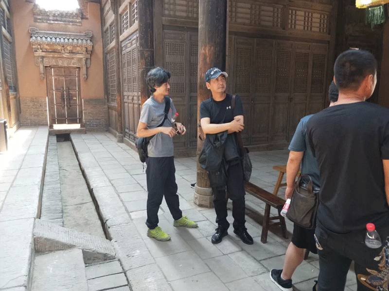 《周总理回延安》剧组踩线白鹿原影视城