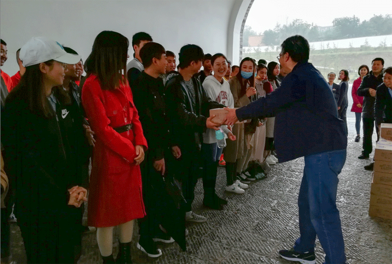 迎中秋，送温暖——陕西白鹿原旅游文化发展有限公司开展慰问活动