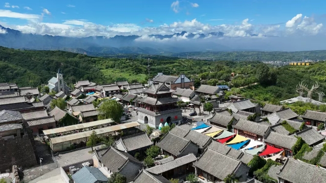 暑期已近尾声 白鹿原上精彩继续 影视城里持续火热